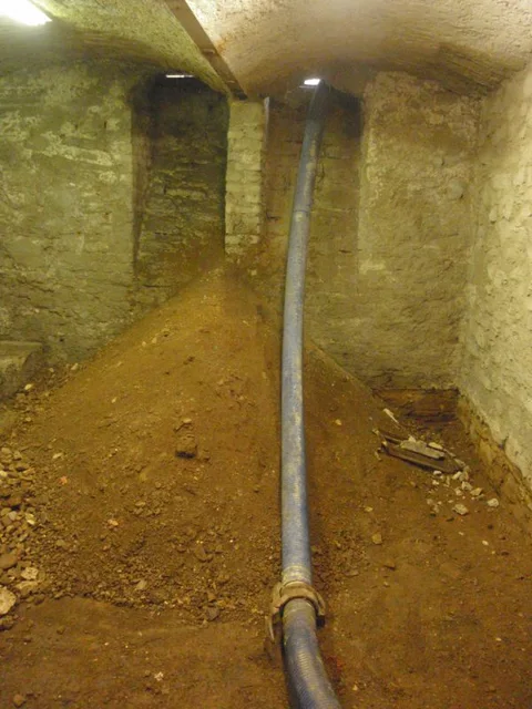 [ALBUM Stavba pivovaru]